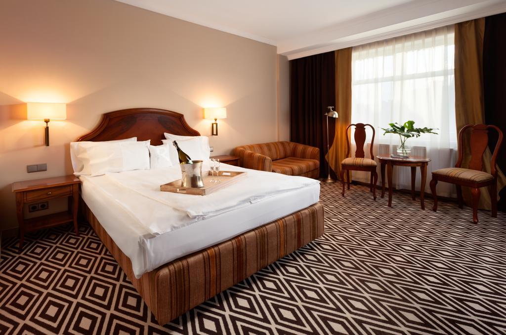 Hotel Rejs Ustka Ngoại thất bức ảnh