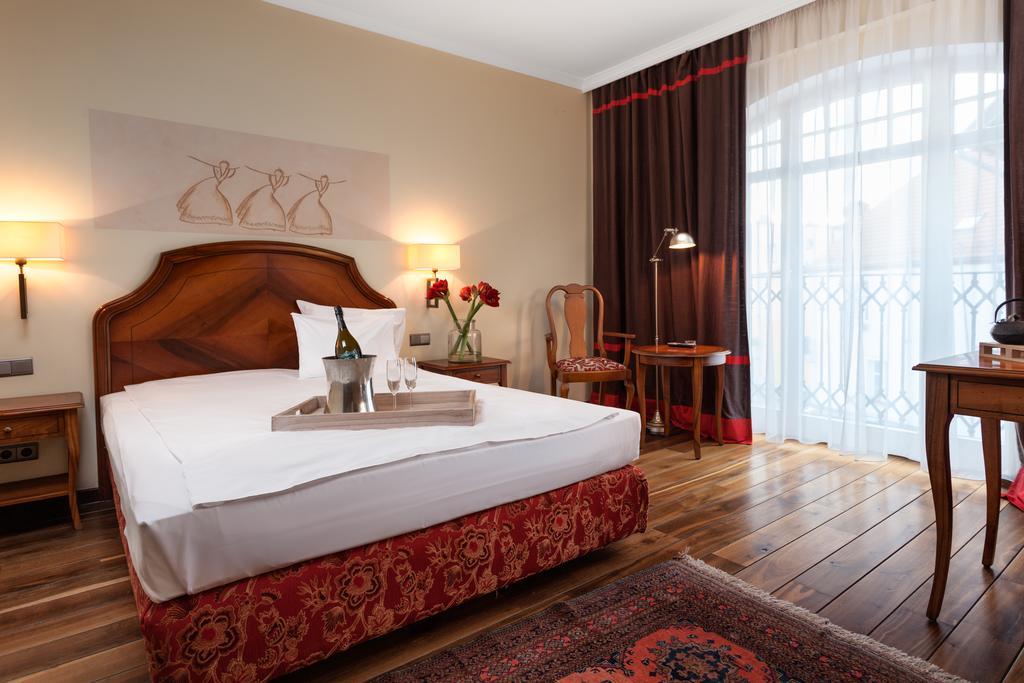 Hotel Rejs Ustka Ngoại thất bức ảnh